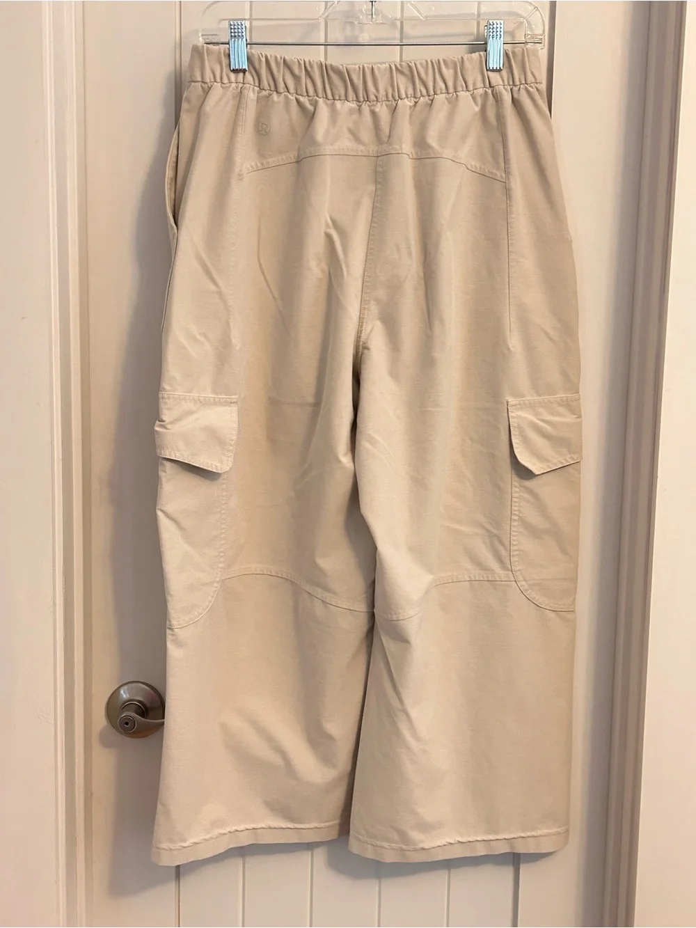Lululemon Light Utilitech Cargo Pocket High Rise Crop Natural Ivory Size 28